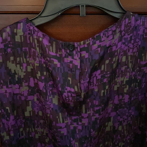 Two women’s shells - Picture 7 of 7